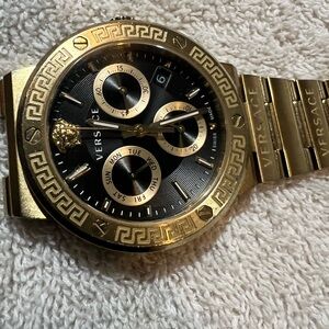Versace Greca Logo chrono gold watch